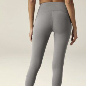NWT Beyond Yoga POWERBEYOND STRIVE MIDI LEGGING iron gray color